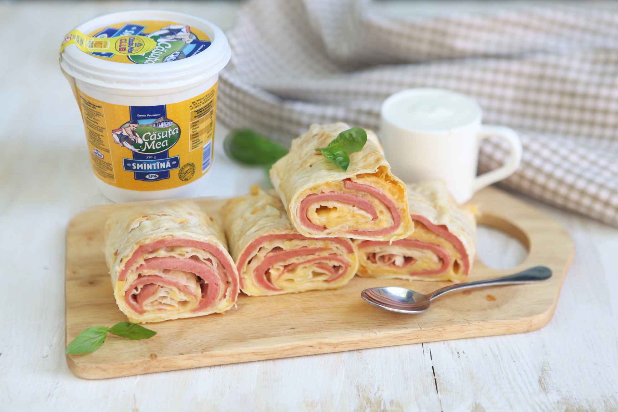 Pancakes with omelette, ham and cheese