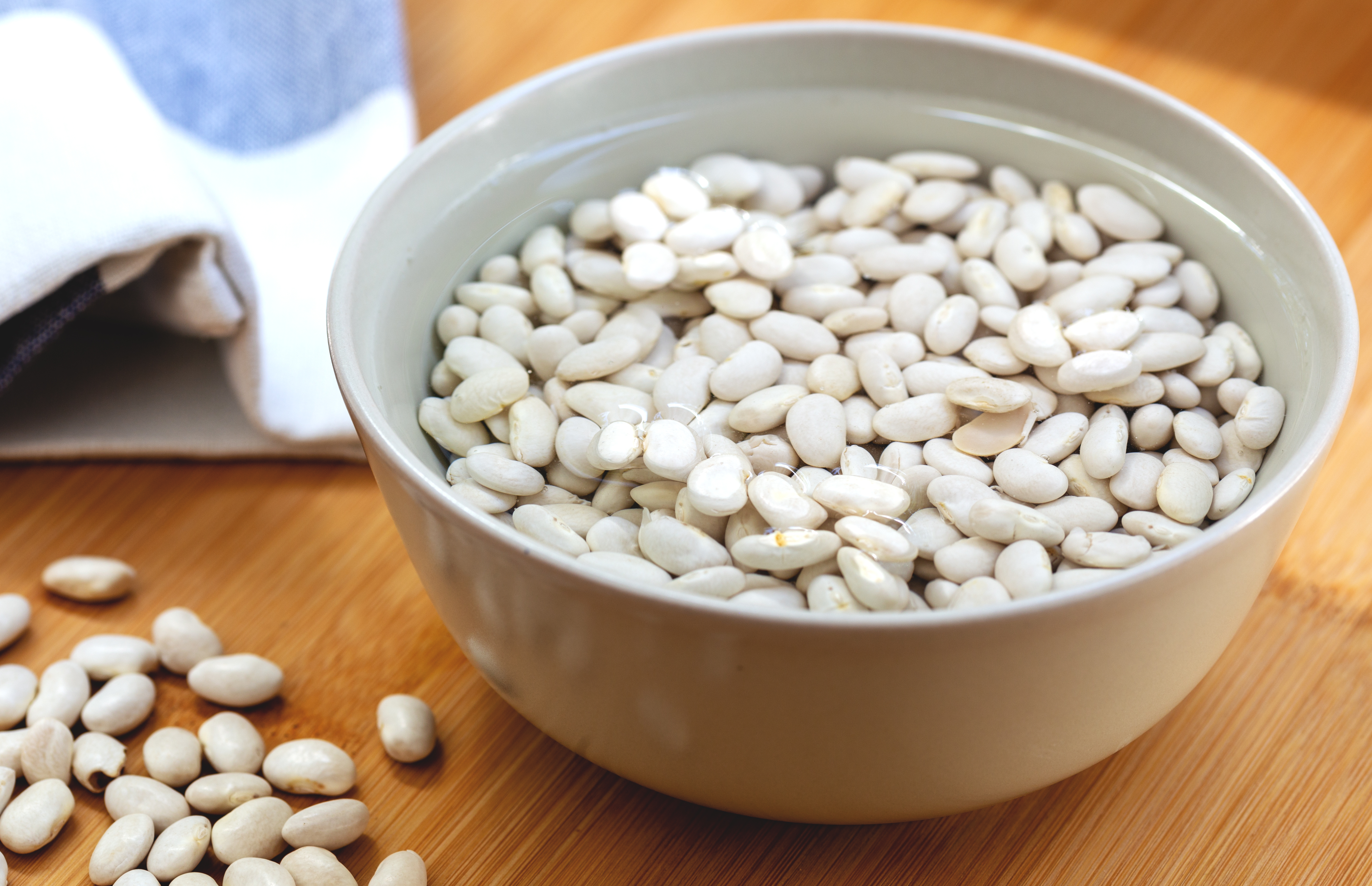 How to cook beans with and without soaking