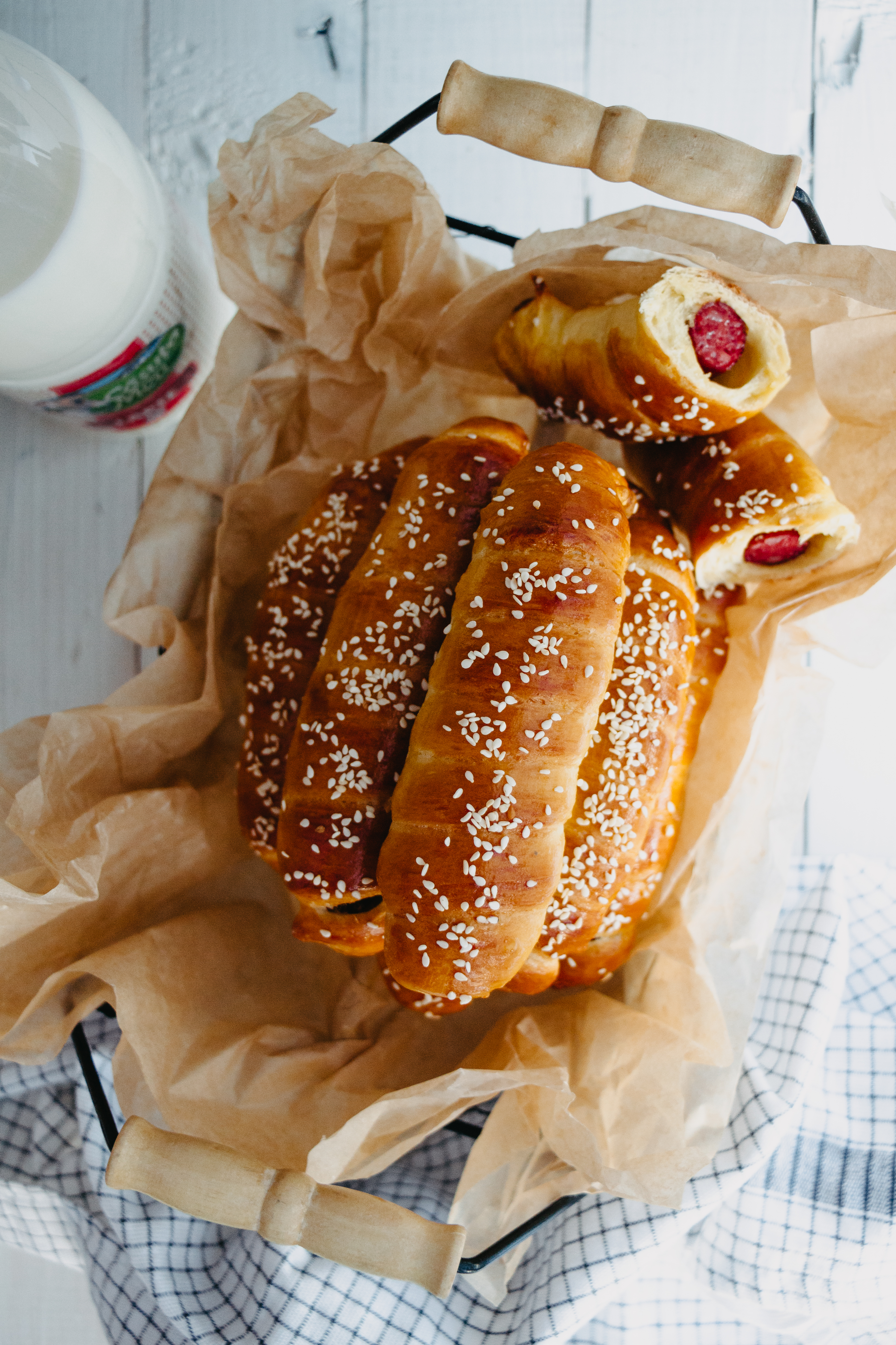 Баварские колбаски в тесте