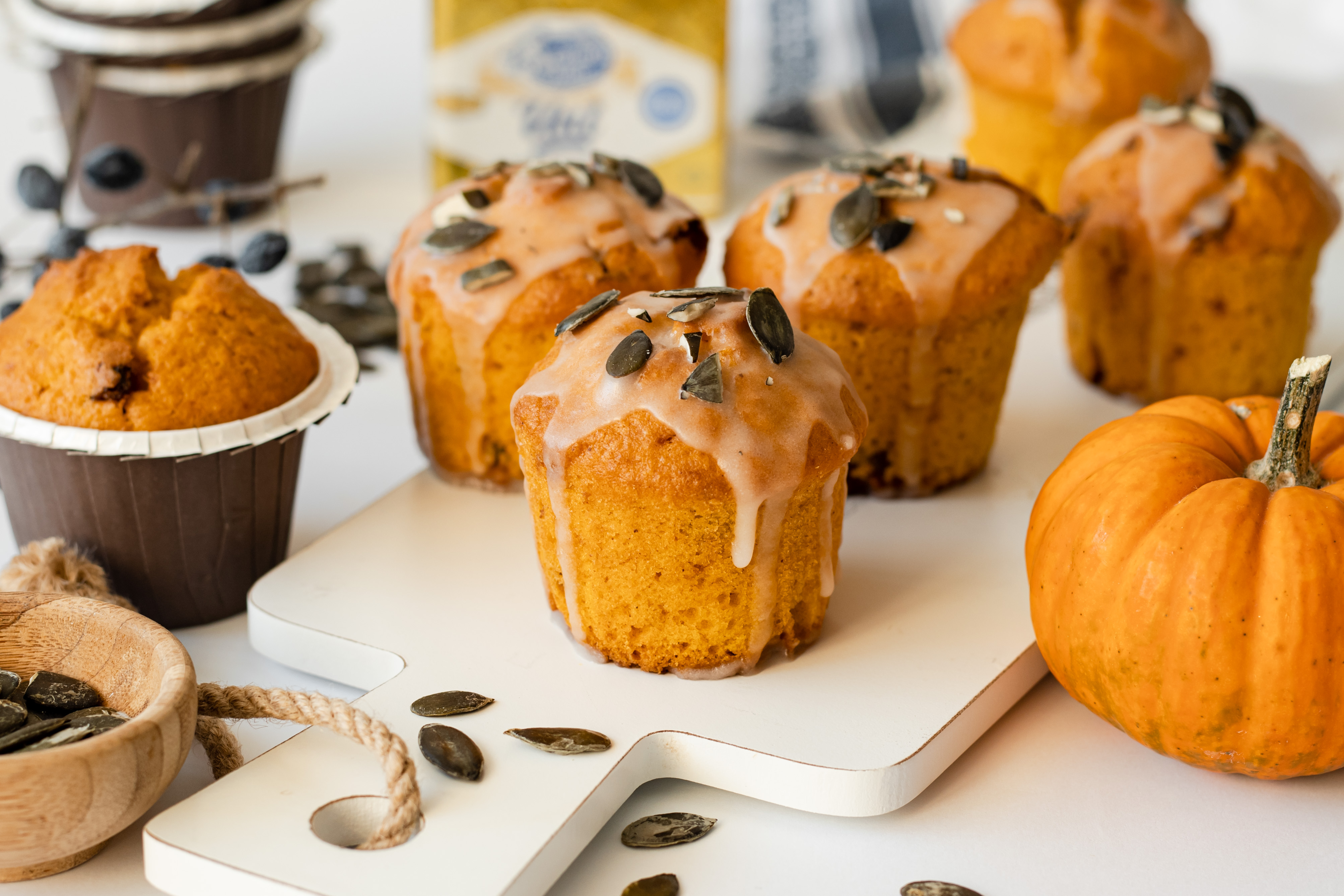 Кексы с тыквой и лимонным глазурью