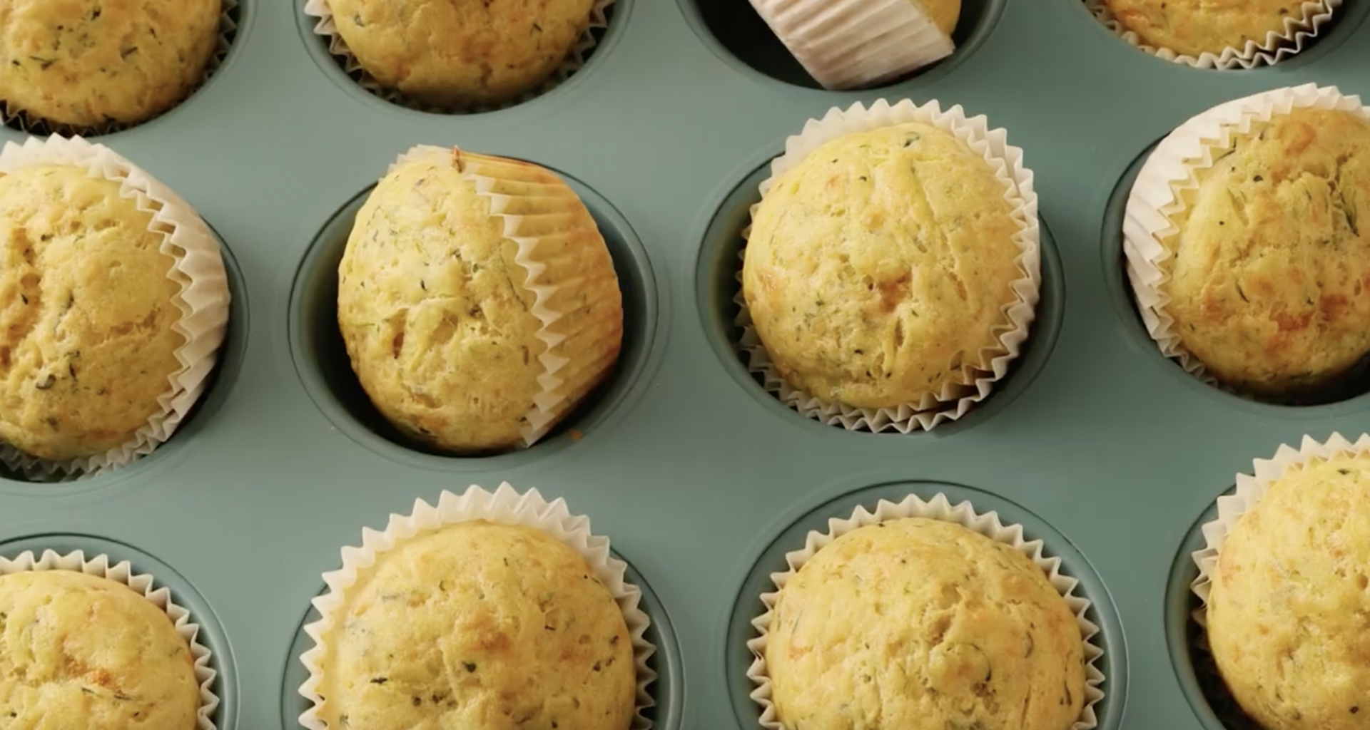 Brioșe cu dovlecel și cașcaval