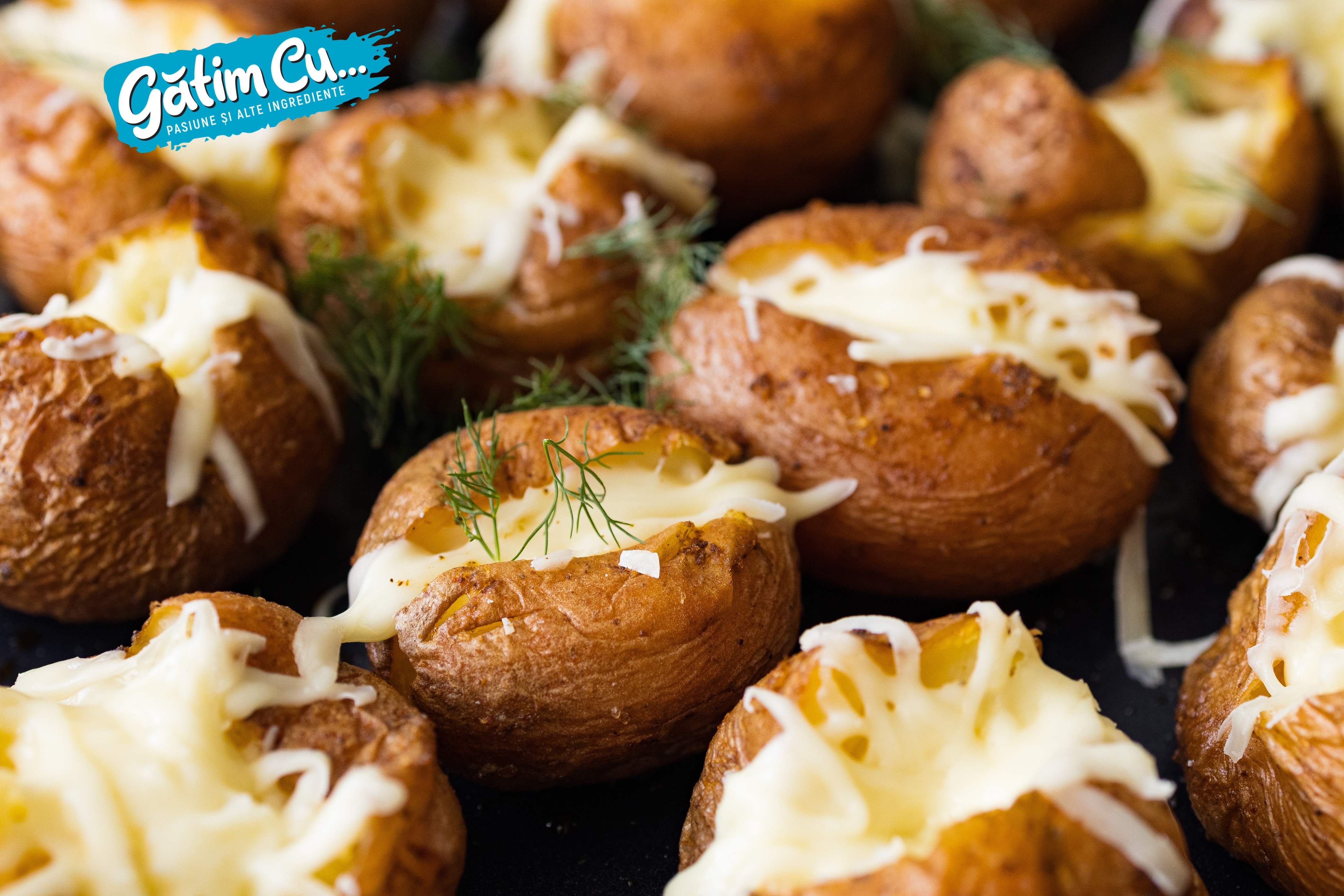 Baked potatoes with mozzarella