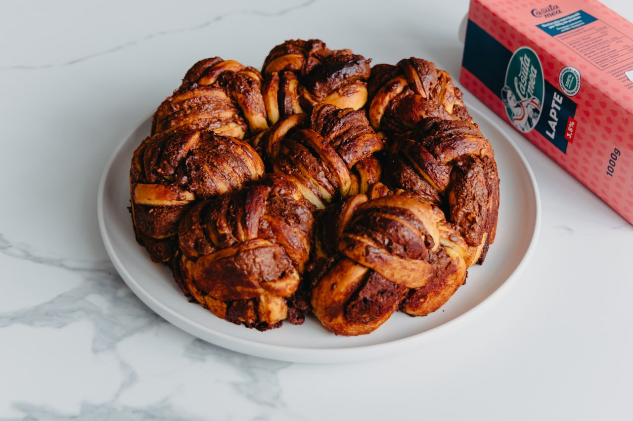 Булочки с шоколадным кремом и грецким орехом