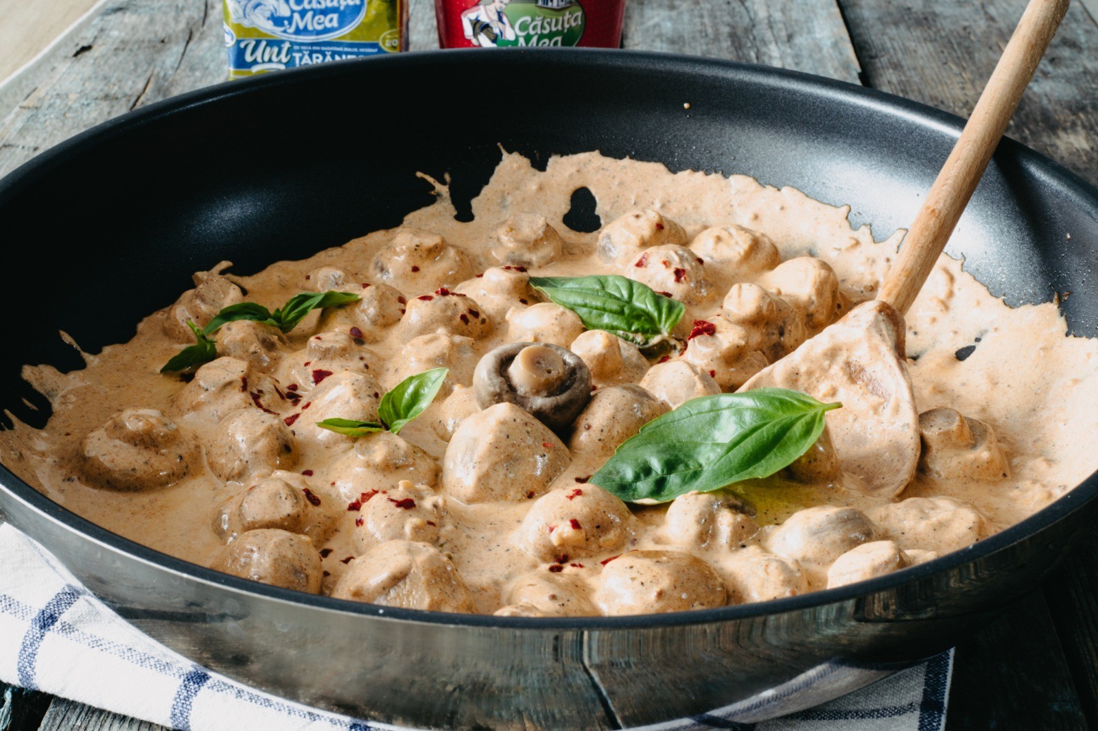 Жареные грибы в сливочном соусе