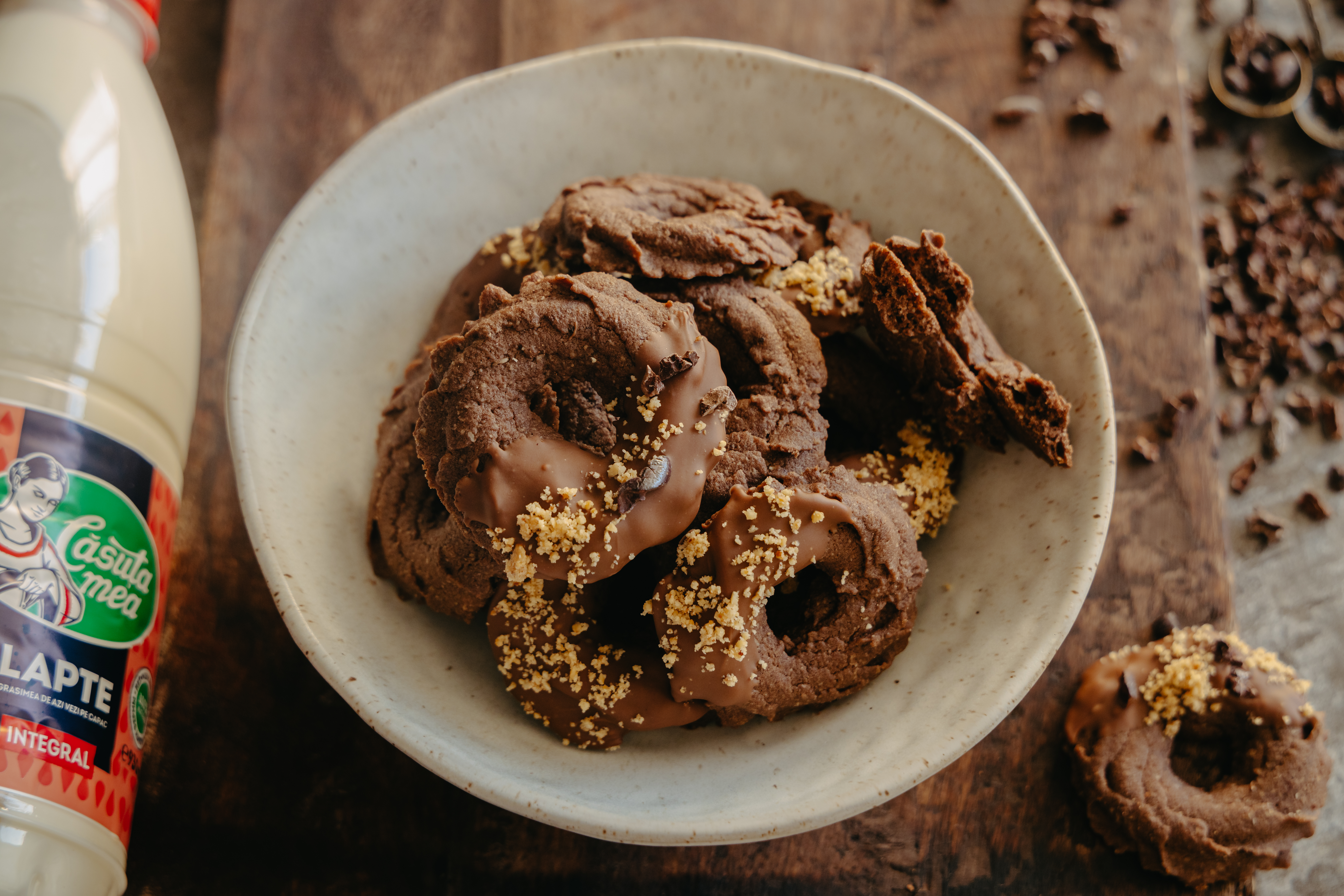 Хрустящие печенье с какао и миндалем