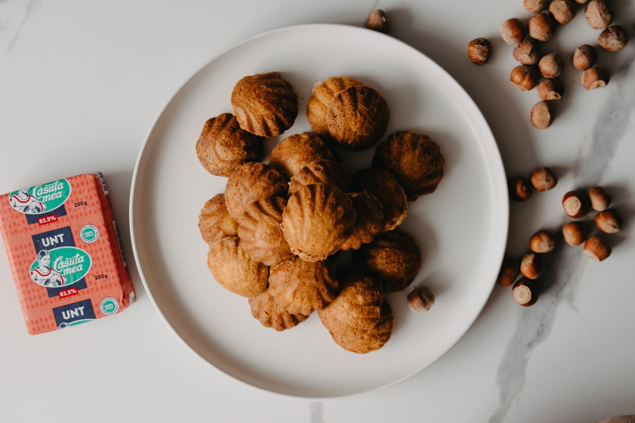 Печенье с лесными орехами и карамелью