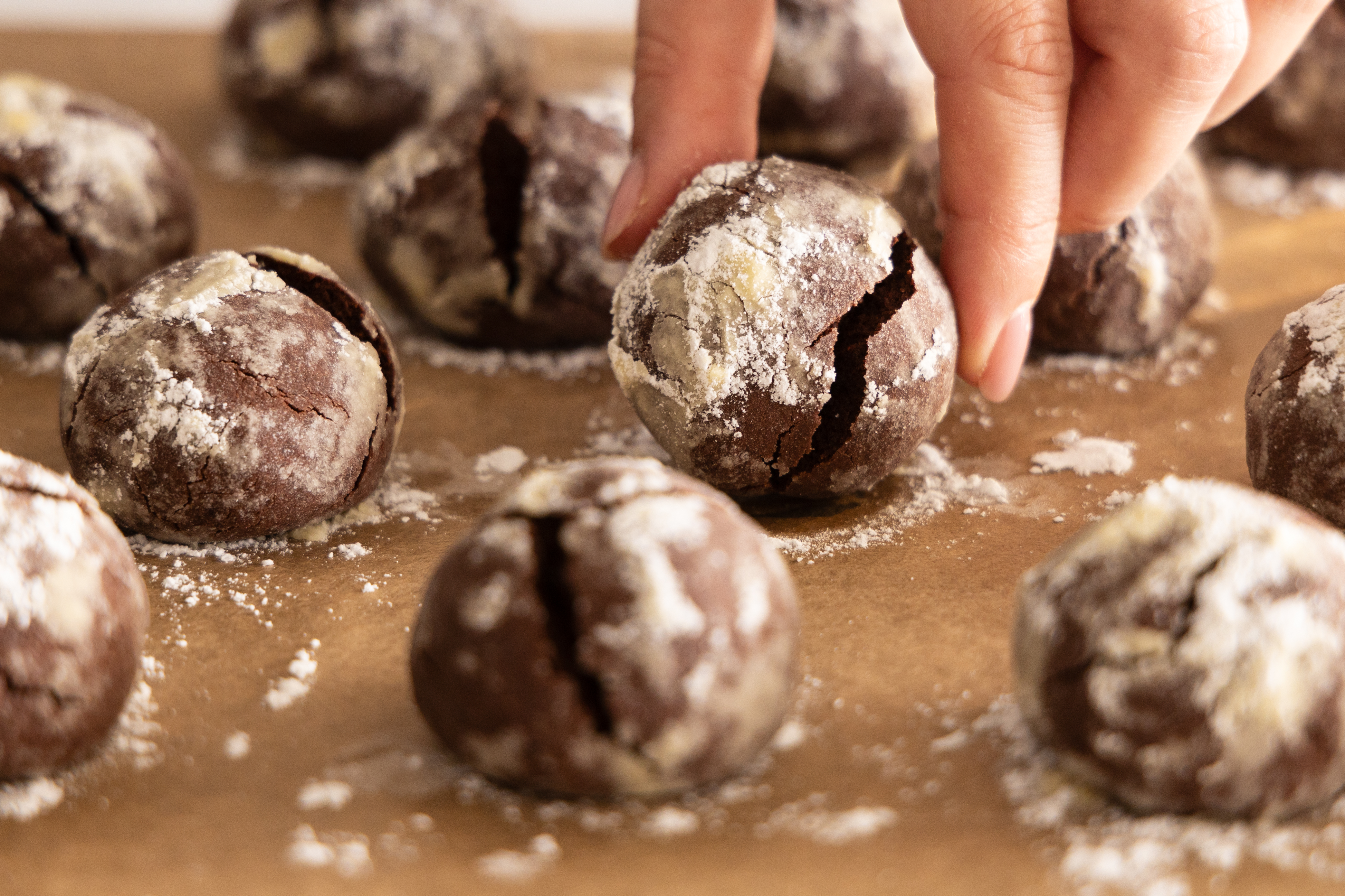 Вкусное печенье с шоколадом и какао.