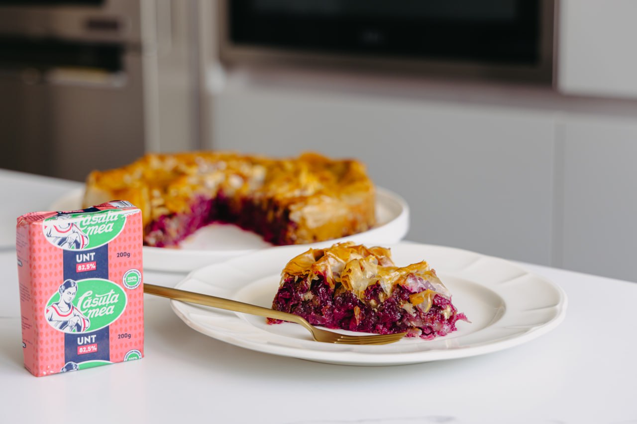 Cherry and halva pie