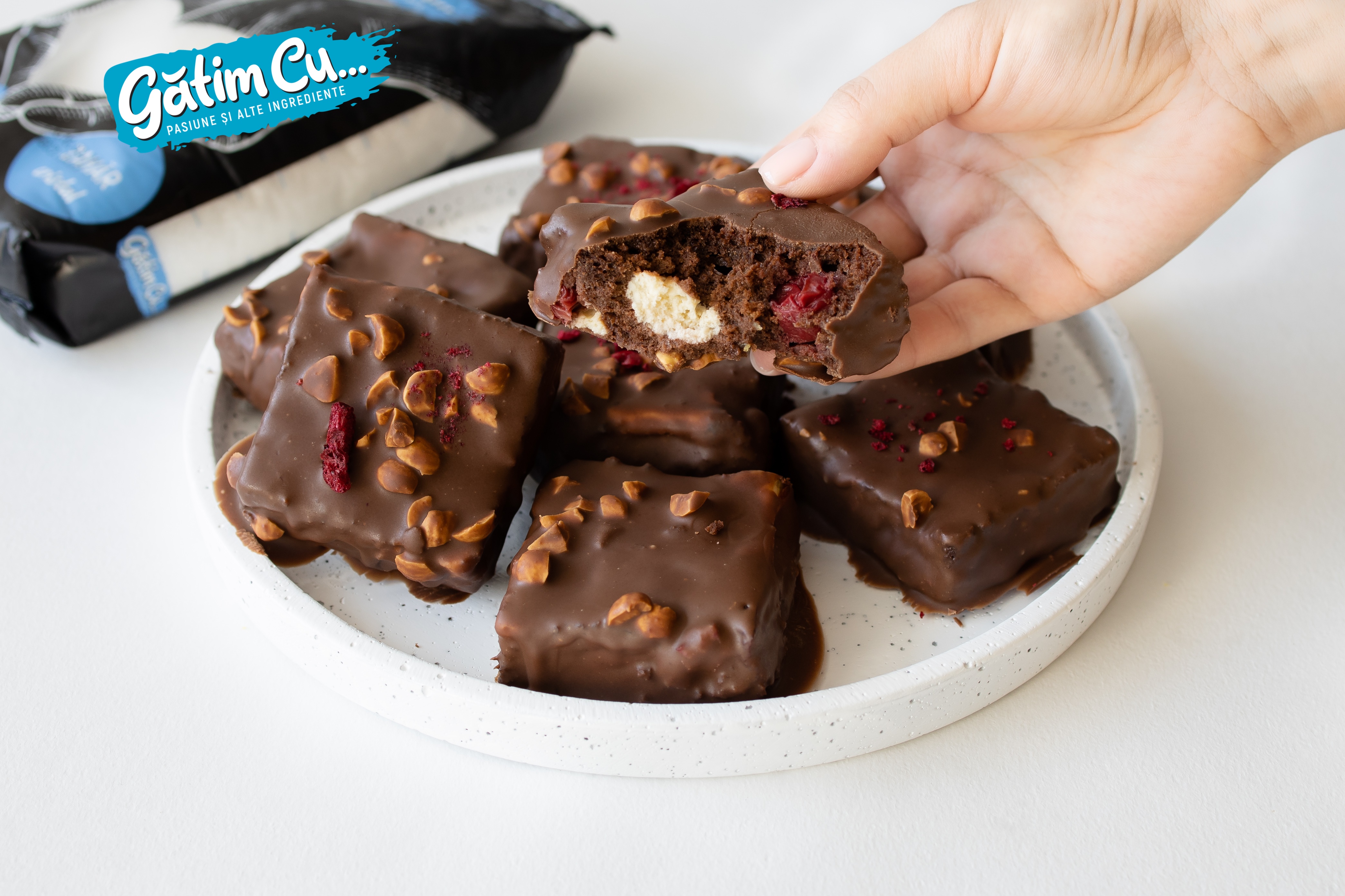 Кекс Brownie с вишней