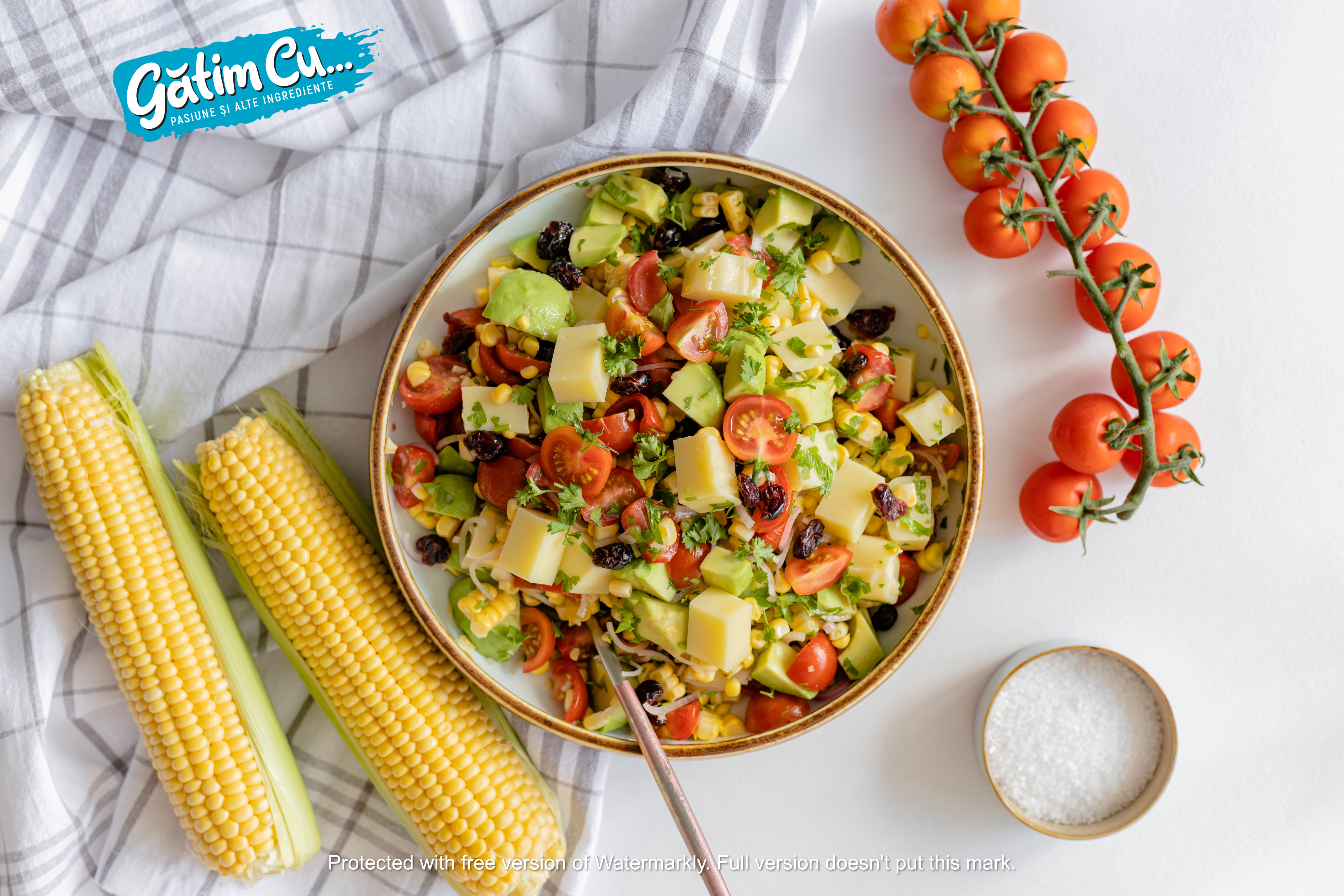 Овощной салат с моцареллой