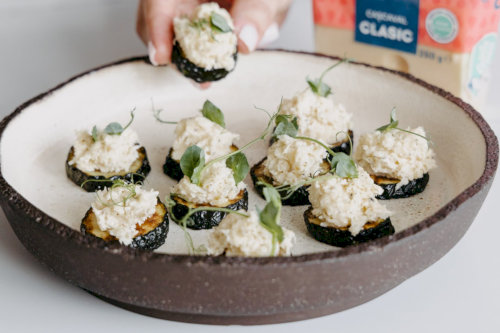 Aperitiv cu zucchini și cașcaval