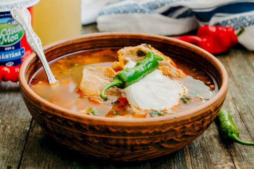 Moldovan red borscht with pork ribs