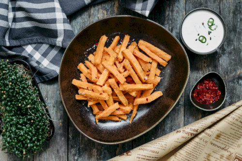 Sweet potato fries with cream sauce
