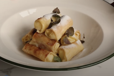 Clătite fragede cu brânză și vișine la cuptor