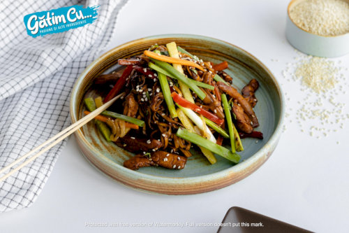 Noodles with chicken