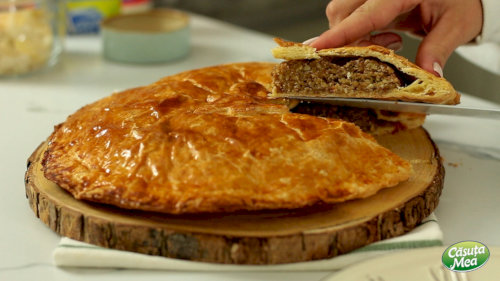 Pie filled with walnuts