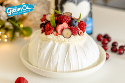Pavlova cake